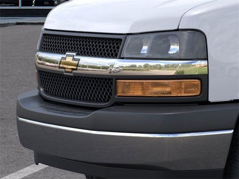 New 2025 Chevrolet Express 3500 w/ Power Convenience Package image 13