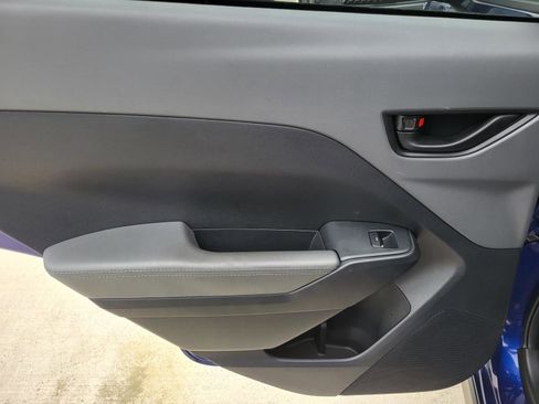 Certified 2025 Subaru Crosstrek 2.0i Premium image 11