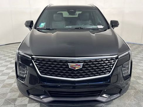 Used 2025 Cadillac XT4 Premium Luxury FWD image 12