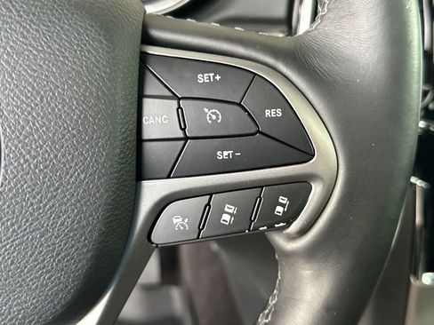 Used 2019 Jeep Grand Cherokee Overland image 21