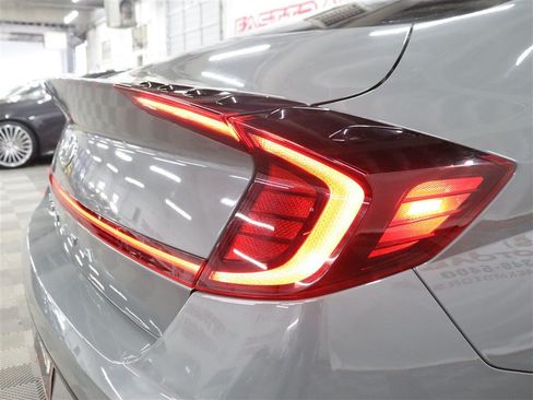 Used 2021 Hyundai Sonata SEL w/ Convenience Package FWD image 10