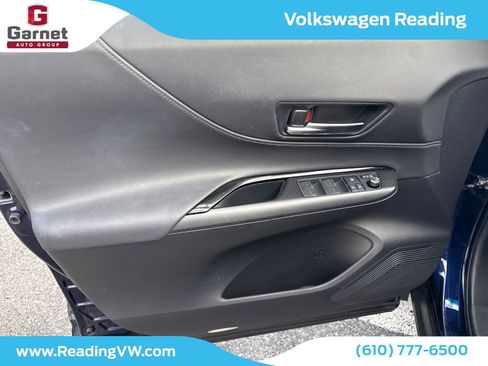 Used 2023 Toyota Venza LE AWD/4WD image 11