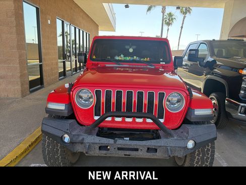 Used 2018 Jeep Wrangler Unlimited Sahara AWD/4WD image 2