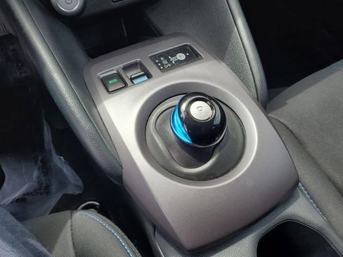 Certified 2025 Nissan Leaf S FWD image 21