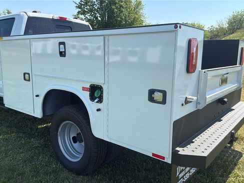 New 2026 Ford F350 XL w/ XL Chrome Package AWD/4WD image 21