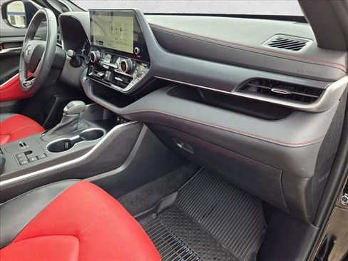 Used 2023 Toyota Highlander XSE image 20