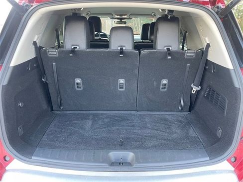 Used 2025 Nissan Pathfinder SL w/ Black Appearance Package image 16