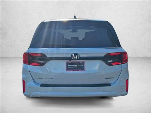 New 2026 Honda Odyssey Touring image 4