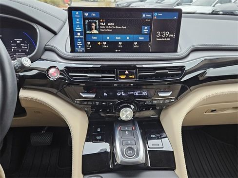 Certified 2025 Acura MDX w/ Advance Package image 8