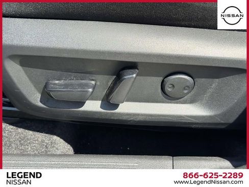 Used 2024 Nissan Rogue SV AWD/4WD image 16