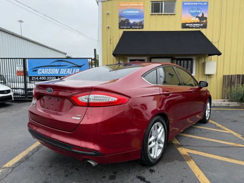Used 2014 Ford Fusion SE image 8