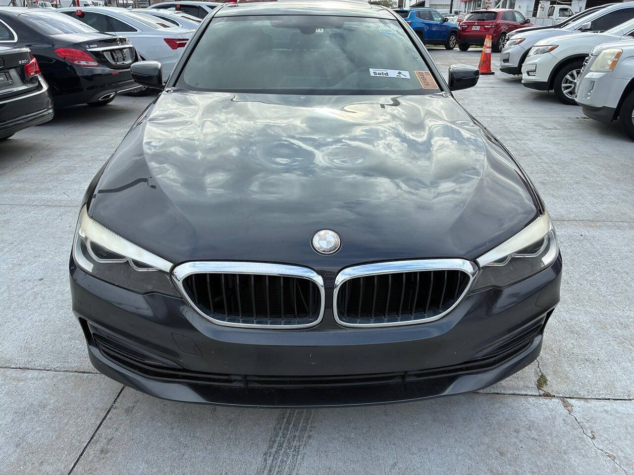 Used 2017 BMW 530i RWD image 1