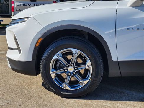 Used 2024 Chevrolet Blazer LT w/ Convenience Package image 8