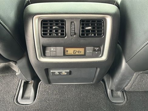 Used 2019 INFINITI QX60 Luxe w/ Essential Package image 17