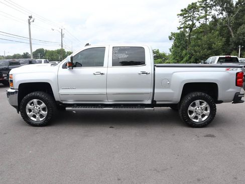 Used 2019 Chevrolet Silverado 2500 LTZ w/ Duramax Plus Package AWD/4WD image 6