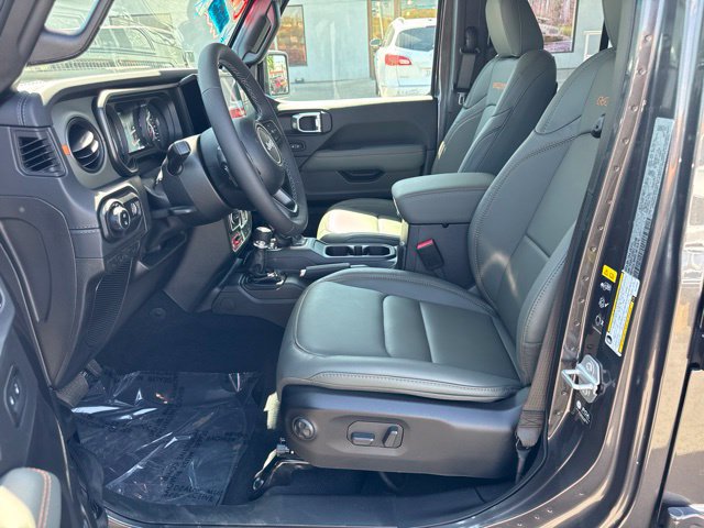 New 2026 Jeep Gladiator Mojave w/ Safety Group AWD/4WD image 18