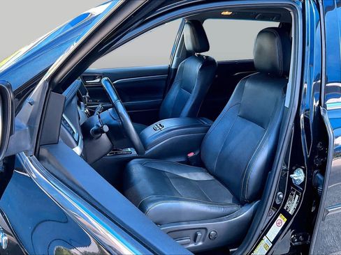 Used 2019 Toyota Highlander Limited Platinum AWD/4WD image 8