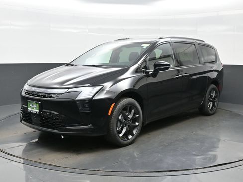 New 2027 Chrysler Pacifica Limited AWD/4WD image 2