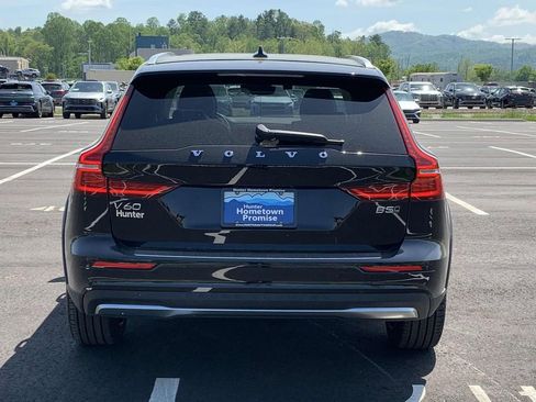 New 2025 Volvo V60 B5 Cross Country Plus w/ Protection Package Premier image 20