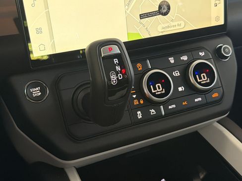 New 2026 Land Rover Defender 130 X-Dynamic SE AWD/4WD image 19