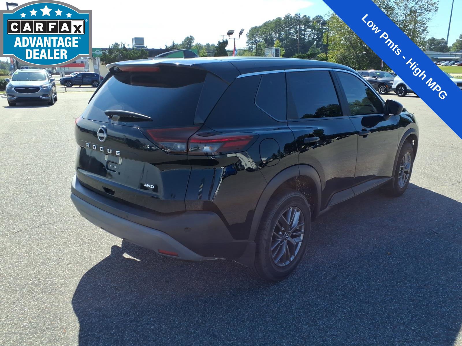 Used 2023 Nissan Rogue S AWD/4WD image 5