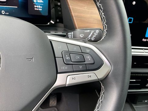 Certified 2024 Volkswagen Atlas SE w/ Panoramic Sunroof Package image 18