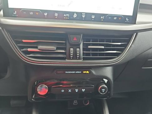 Used 2025 Ford Escape SE FWD image 22
