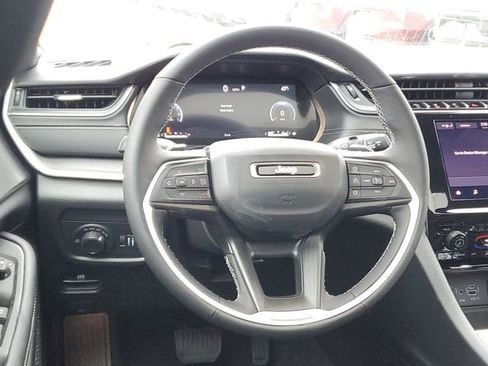 New 2025 Jeep Grand Cherokee Laredo X image 8