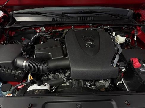 Used 2022 Toyota Tacoma SR5 w/ Technology Package RWD image 13