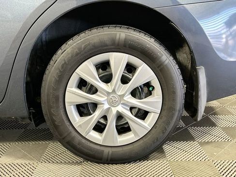 Used 2015 Toyota Corolla L image 29
