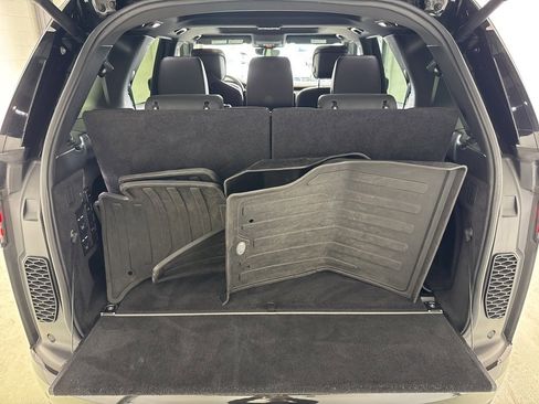 Used 2022 Land Rover Discovery S R-Dynamic image 34
