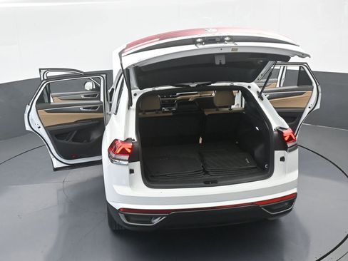 Used 2024 Volkswagen Atlas Cross Sport SE image 65