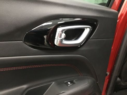 Used 2025 Jeep Compass Trailhawk AWD/4WD image 12