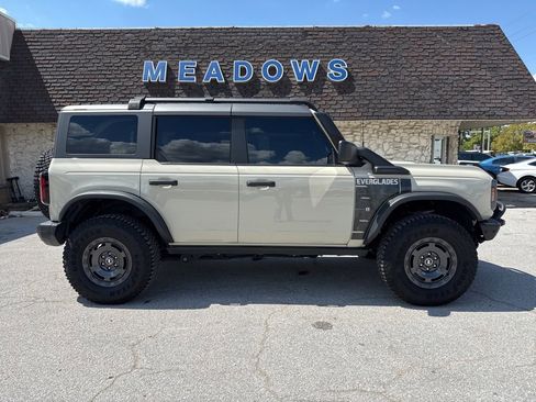 Used 2022 Ford Bronco Everglades image 7