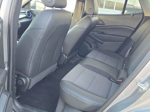 Certified 2025 Chevrolet Trax LT image 17