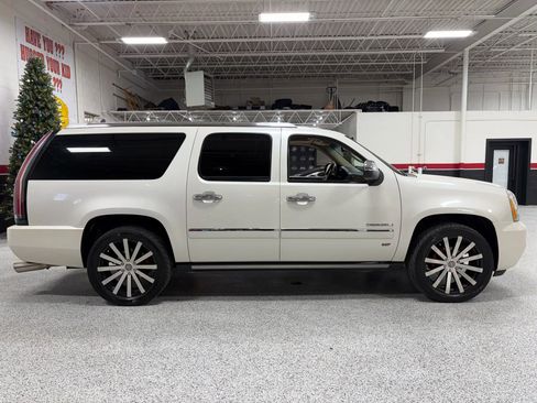 Used 2012 GMC Yukon XL Denali image 11