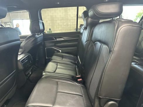 Used 2024 Jeep Wagoneer L Series II w/ Flexible Seating Group AWD/4WD image 13