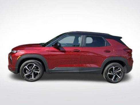 Used 2023 Chevrolet TrailBlazer RS FWD image 2