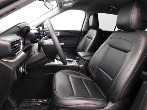 Used 2023 Ford Explorer XLT w/ Equipment Group 202A image 24