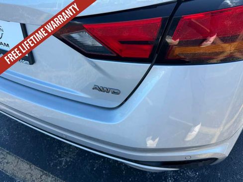 Used 2024 Nissan Altima 2.5 SL AWD/4WD image 16
