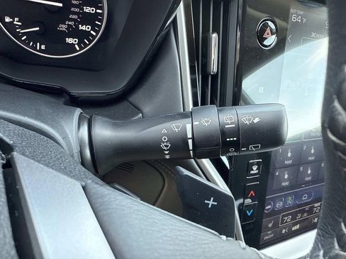 Used 2023 Subaru Outback Premium image 32