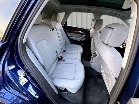 Used 2023 Audi Q5 2.0T Premium w/ Convenience Package image 25