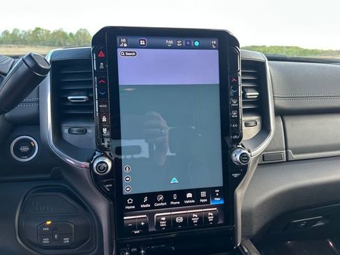 Used 2025 RAM 3500 Laramie image 32