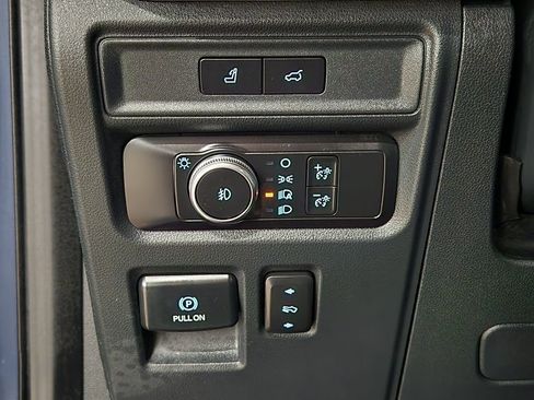 Used 2022 Ford Expedition XLT image 41