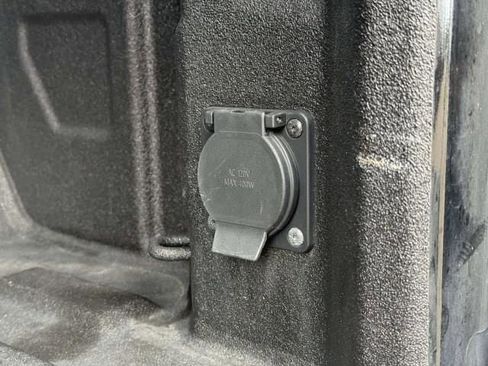 Used 2021 Chevrolet Silverado 1500 LT Trail Boss w/ Convenience Package II image 12