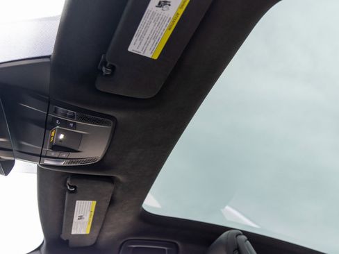 Certified 2022 Porsche Taycan Turbo image 28