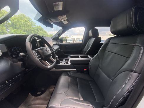 Used 2026 Toyota Tundra Limited AWD/4WD image 29