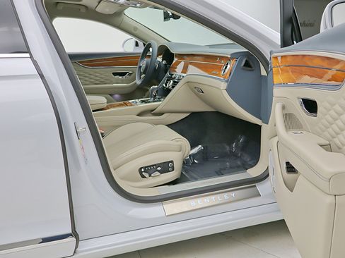 Certified 2023 Bentley Flying Spur Azure AWD/4WD image 37