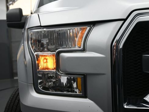 Used 2017 Ford F150 XLT image 11