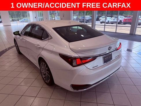 Used 2025 Lexus ES 300h w/ Technology Package FWD image 4